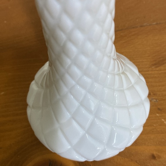 Vintage White Milk Glass 9" Vase - Picture 4 of 7